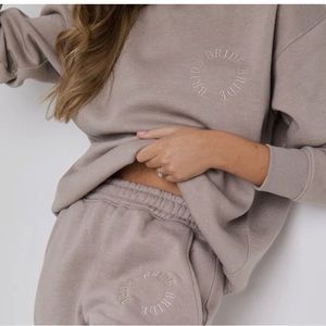 NWOT Six stories bride sweatshirt